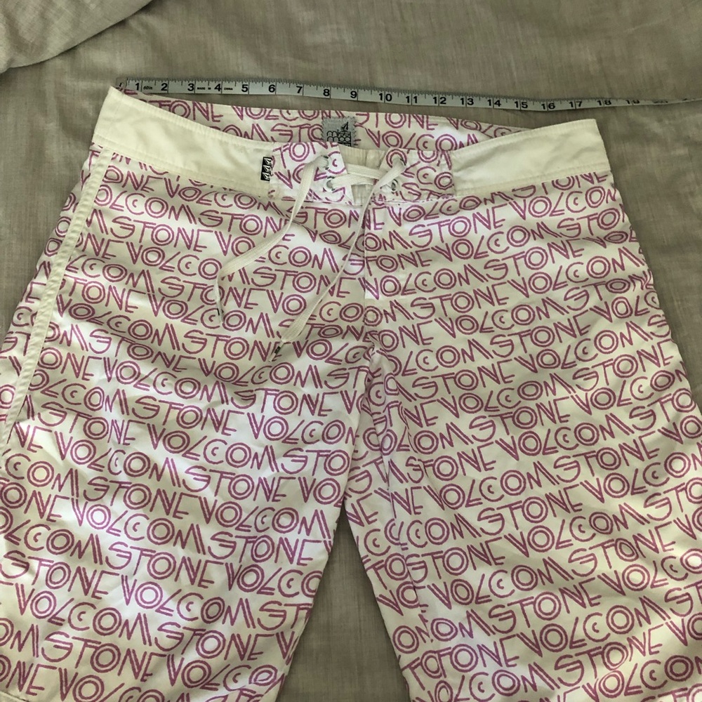 Volcom boardshorts/ swim shorts